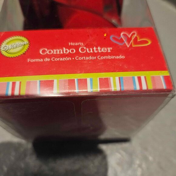 Wilton Combo Cutter Multi Cutting Tool Brownies Cookies Sandwiches Double Heart - Picture 2 of 3